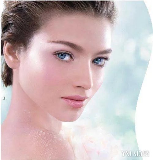 安惠君年轻时照片曝光皮肤好推荐三招护肤方法让你拥有好皮肤