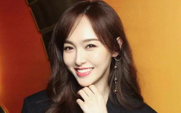 杨幂和唐嫣谁的名气大