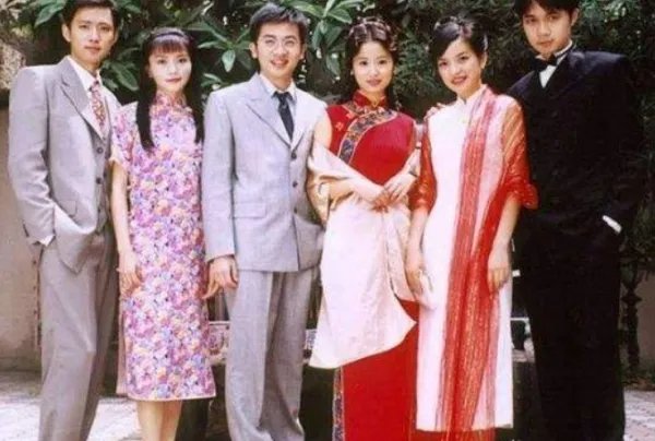 《情深深雨蒙蒙》写的是哪个年代的事情？