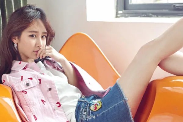 蒋梦婕调侃杨紫:你腰上太有肉了,为何杨紫没有生气反而笑?