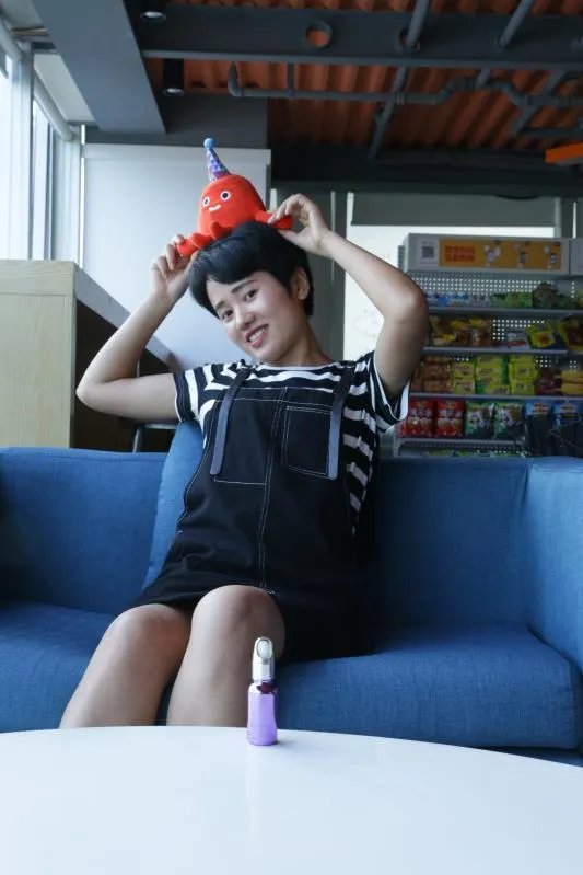 学习化烟熏妆的步骤,清纯优雅的烟熏妆?