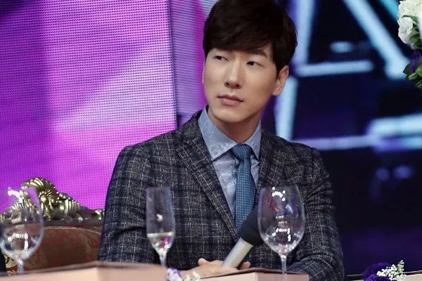 一直是圈内的模范夫妻却早已离婚,张亮和寇静之间到底发生了什么?