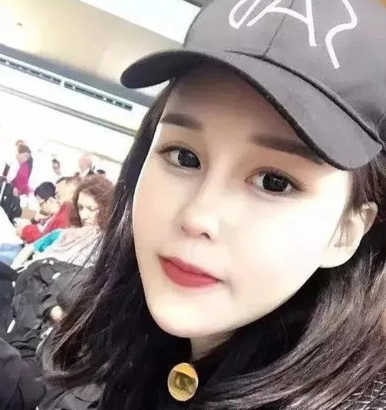 赵本山妻子谈女儿整容,坦言看着很揪心,女儿整容她该不该阻止?