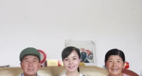 草帽姐卖惨被批炒作,嫁初恋的王二妮如今咋样?