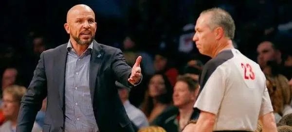 格林批评裁判被罚2.5万美元,还有哪些球员曾批评过裁判?