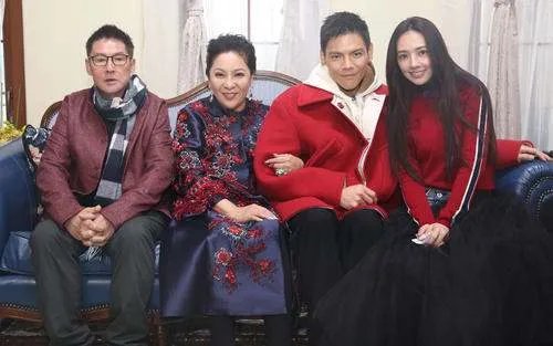 向佐和郭碧婷究竟是怎么认识的？