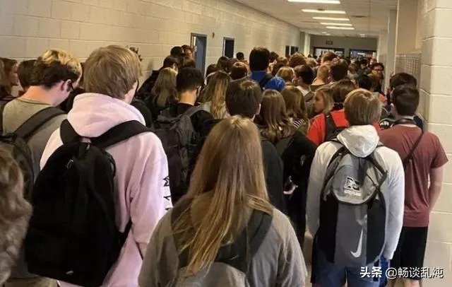 美国大学37000人确诊新冠肺炎,谁来承担责任?