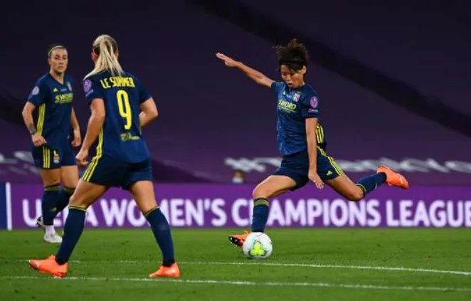 里昂女足欧冠5连冠，是队史第几座欧冠冠军？