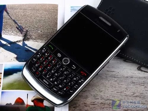 娱乐商务两不误 移动定制版黑莓8910评测