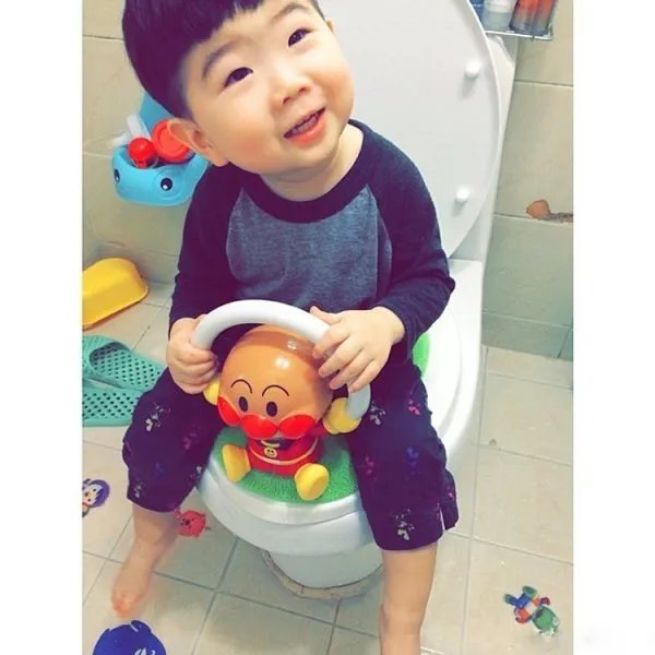 韩国小眼正太叫什么