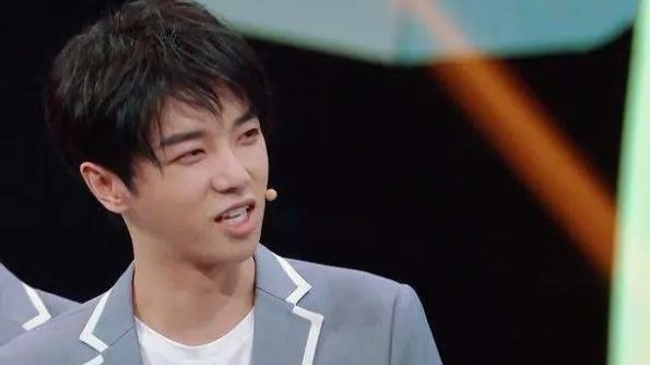 华晨宇的前女友万芙伽,华晨宇星座血型属什么的