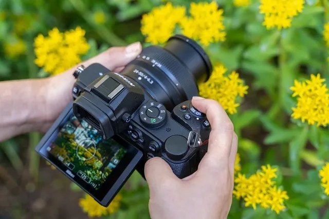 【每日摄影】8699元的尼康Z5全画幅微单相机值得买吗？