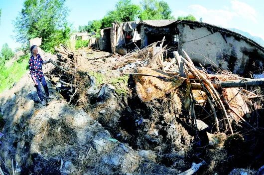 九八抗洪援建火神山的他再次守堤