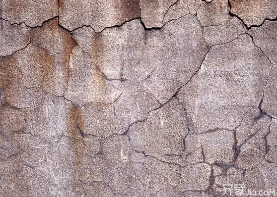 墙面发霉巧处理 还原亮丽新居室