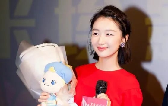 曝周冬雨片酬超1亿 天价片酬疑似出自《幕后之王》