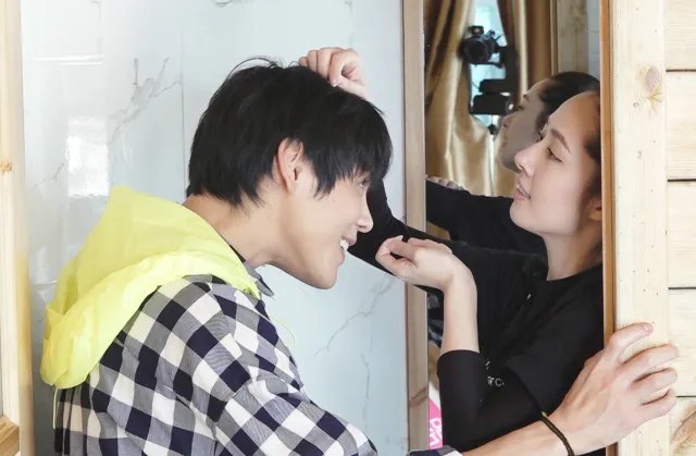 郭碧婷当男朋友面大聊初恋男友,男朋友为何吃醋却不以言表呢?