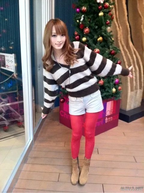 每日福利大放送 长腿模特佐藤かよ大秀惹火身材