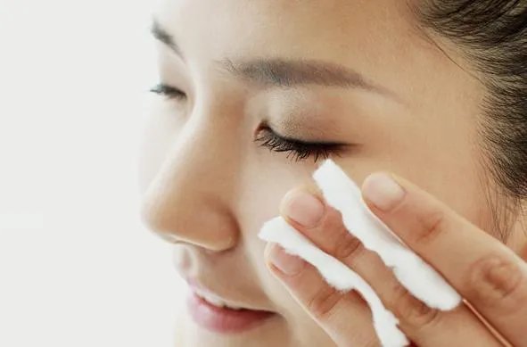 学习化烟熏妆的步骤,清纯优雅的烟熏妆?