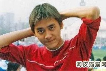 李易峰整容前的照片:出道前照片反差大