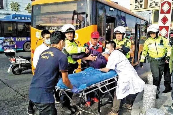 福建公交司机在驾驶过程中突发心梗后抢救无效去世,为何人会得这种病症?