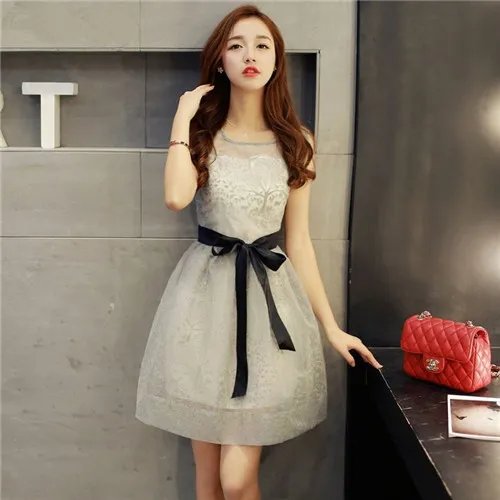 参加婚礼不能穿什么颜色 参加婚礼女的适合穿什么衣服