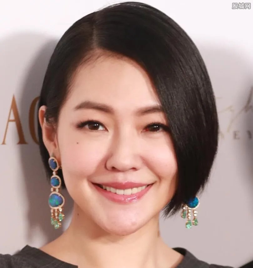 小s被疑怀四胎 似乎身材已经有变化