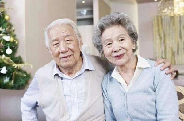 70年来,中国人均寿命从35提至77的原因有哪些?