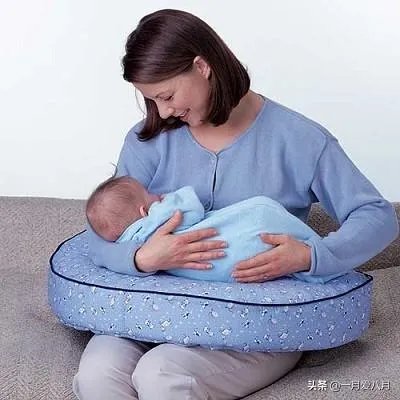 哺乳期妈妈涨奶挤奶的时候宝宝都很快就醒来是怎么回事