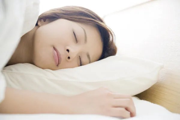 每天睡够8小时原来是错的!睡眠质量如何评估?一表给你总结