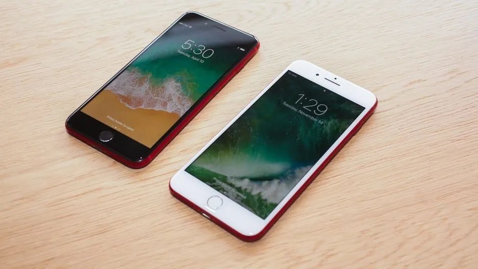 中毒已深 iPhone 8红色版真机上手图赏