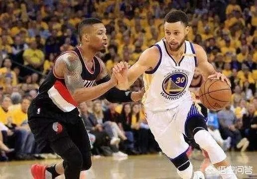 开拓者球星利拉德身上有金州勇士队标的纹身，这是怎么一回事？