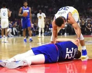 格里芬倒地抽搐，如何有效地在体育比赛中避免受伤？