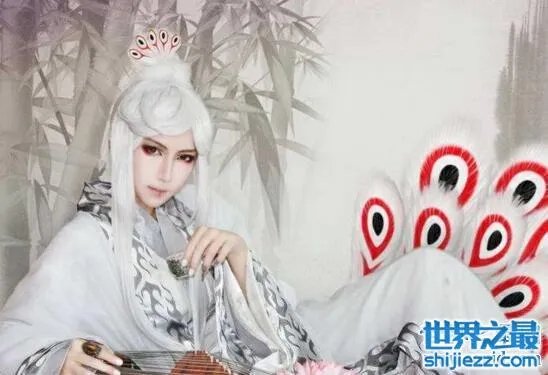 coser小小白素颜照曝光,小小白卸妆后依旧高颜值