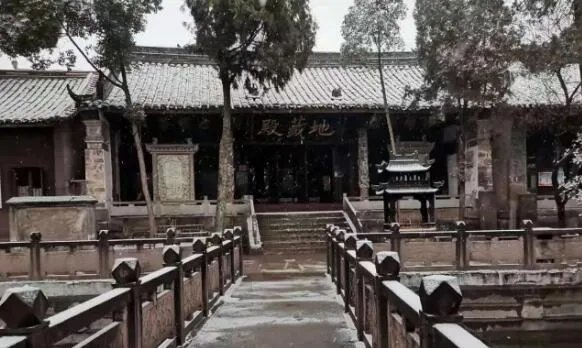 2021年成都第一场雪来了是什么情况 网友：终于等到你