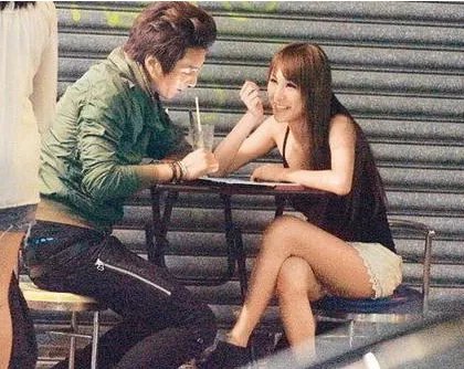 喜爱夜蒲2开机 周秀娜男友与Mia互动不避嫌