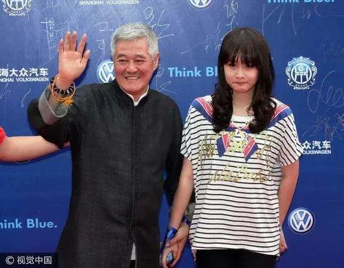 赵本山妻子谈女儿整容,坦言看着很揪心,女儿整容她该不该阻止?