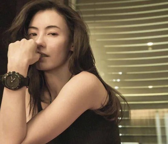 张柏芝晒型男背影照,疑似曝光三胎生父,你觉得是吗?