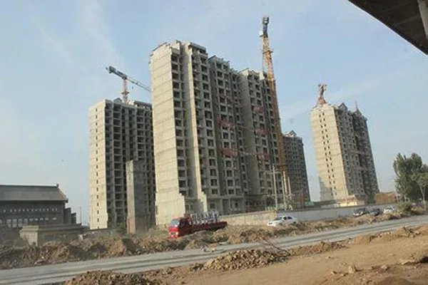 昆明业主住烂尾楼雨水洗脸，业主的楼房为何没有正常交付？