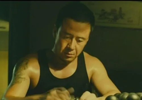 杨坤纹身图片大全 坦言骑马是男人的运动