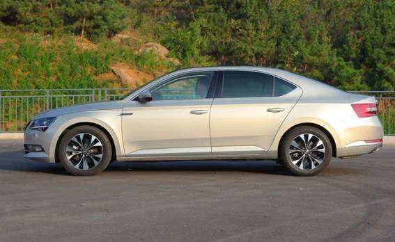 最近上市作为重磅车型的大众迈腾新款,与速派哪个更好?