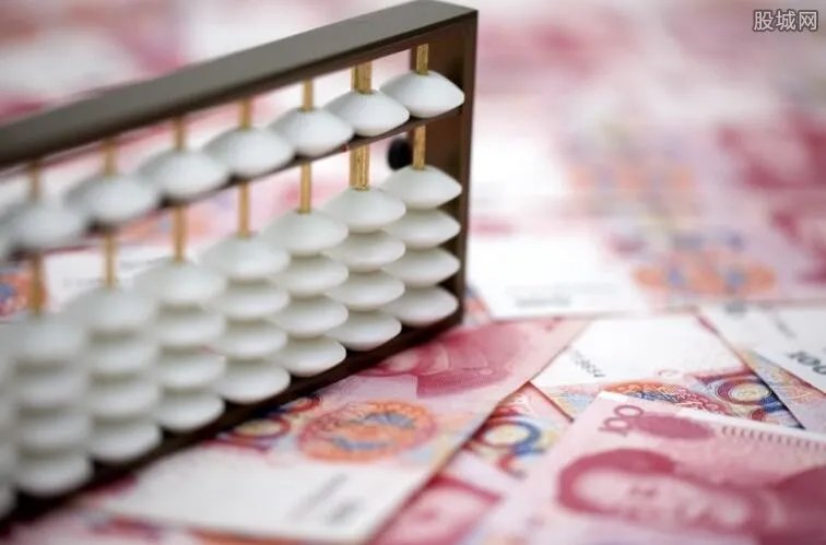 女富商刘晓庆被抓 两父女因犯了什么事情被抓?