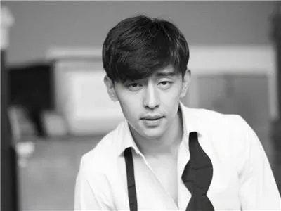 邓伦家的房子塌了引发热议,他本人对此有作回应吗?