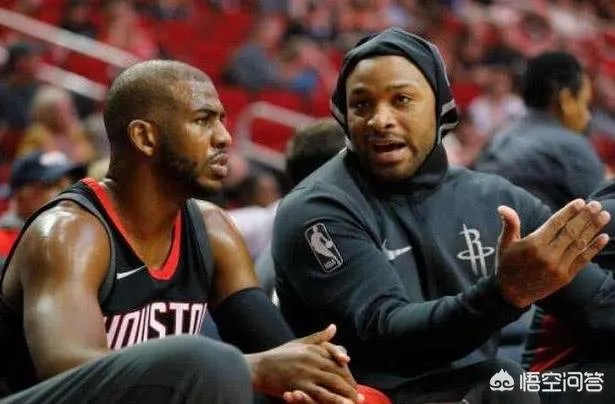 骚操作！勇士老板在赛后晒冠军戒指内涵火箭，球迷吐槽指责其没气度，对此你怎么看？