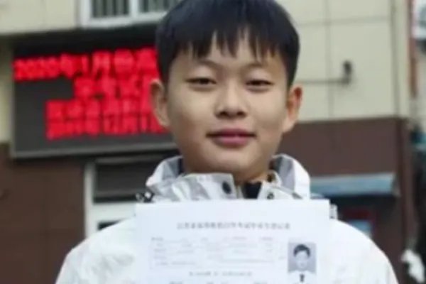 南京大学何宜德