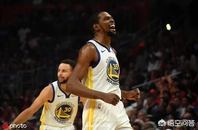 死神降临！杜兰特创历史半场狂砍38分，库里不慎扭伤脚踝所幸无碍，勇士能赢下比赛吗？