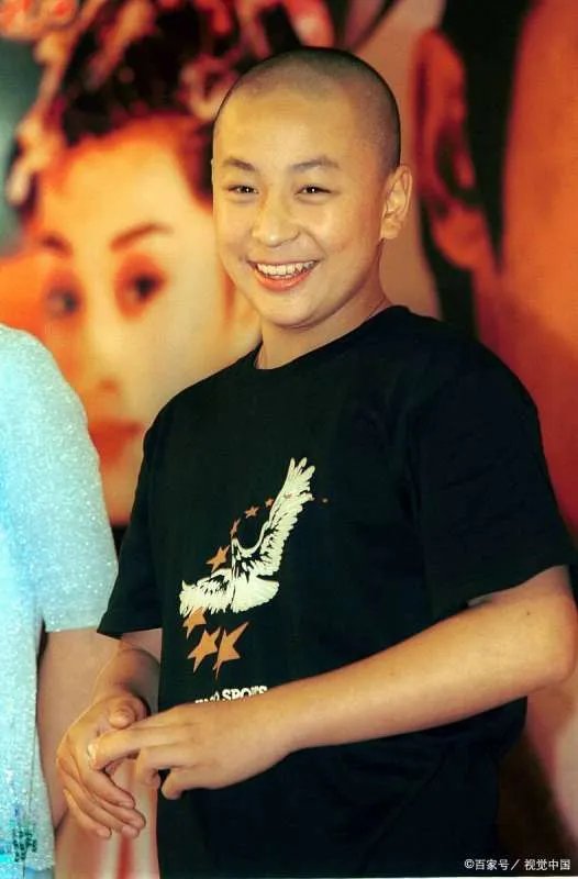 向华强都不敢惹,王宝强要行晚辈礼,释小龙究竟是什么身份?