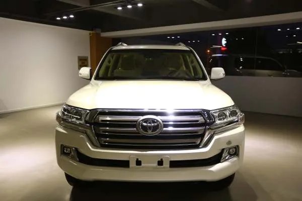 丰田越野车那款有八座的