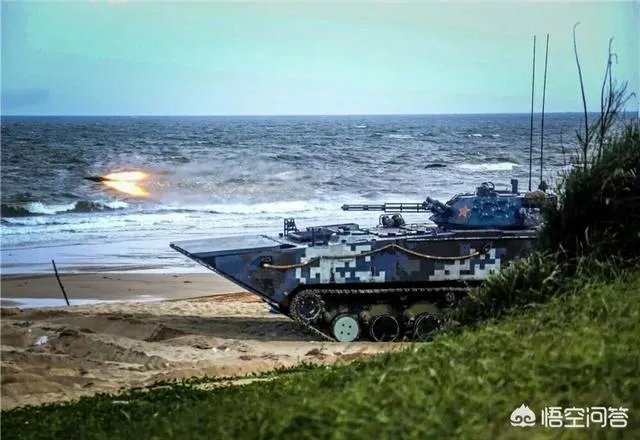 中国05式两栖步战车在海里时是否可以开炮？性能怎么样？