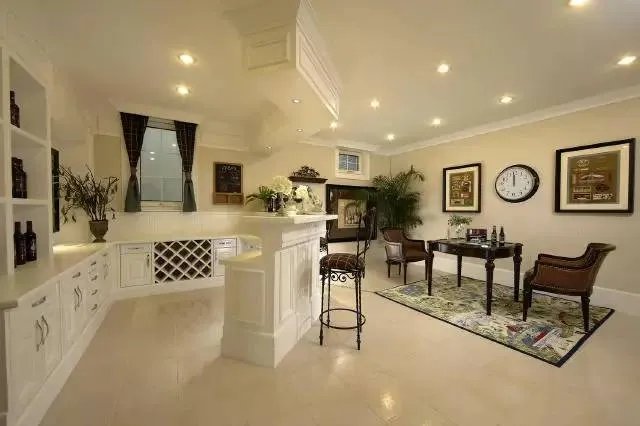 看多了美式乡村别墅，来欣赏一下英伦风的乡村风格吧！