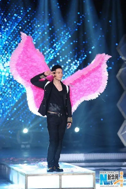 何炅老师都做过哪些替人解难的事情?